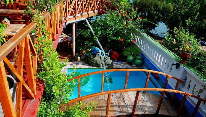 Casa con piscina y vista al mar en Cienfuegos